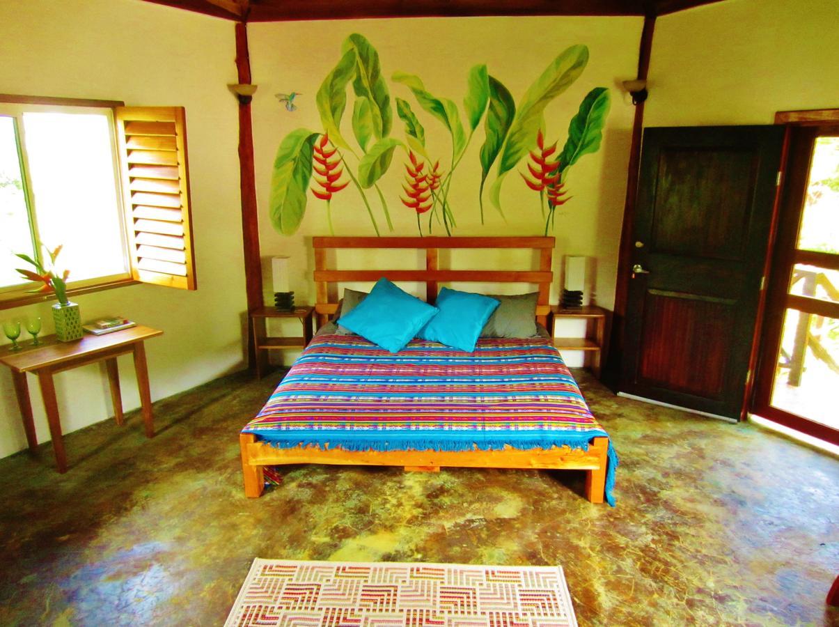 Casa Abundancyah B&B 博卡斯德尔托罗 外观 照片