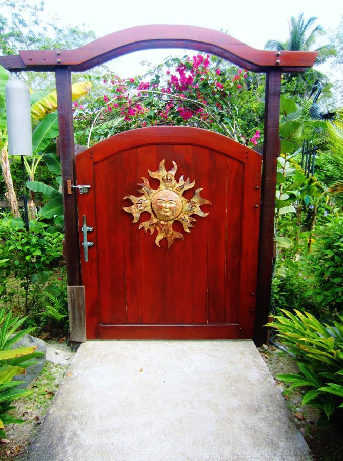 Casa Abundancyah B&B 博卡斯德尔托罗 外观 照片